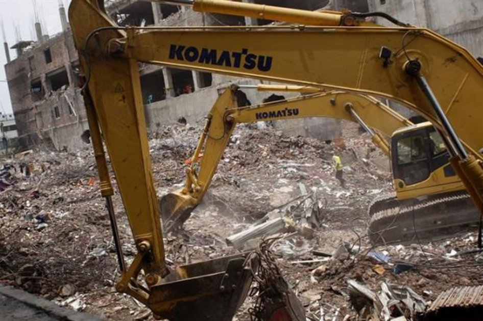 Derrumbe de edificio en Filadelfia deja al menos 10 personas atrapadas