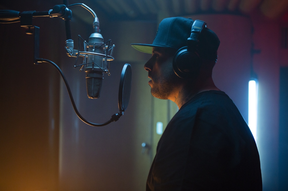 La serie sobre Nicky Jam es un reflejo veraz del reguetón, dice su director