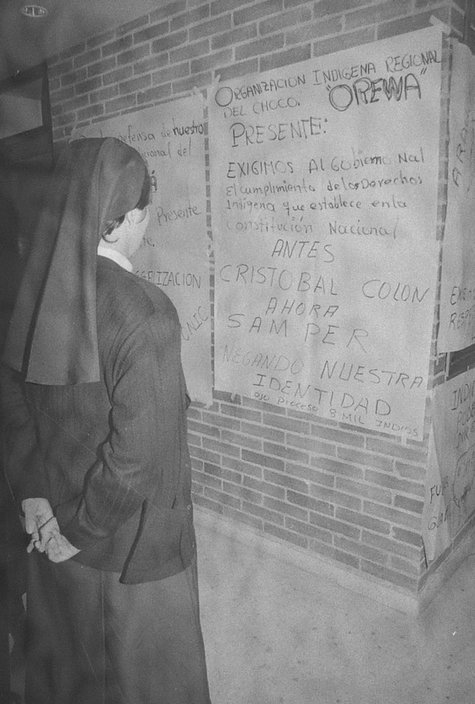 "Antes Cristóbal Colón. Ahora Samper" fue uno de los mensajes que quedaron plasmados en las paredes de la Conferencia Episcopal de Bogotá-