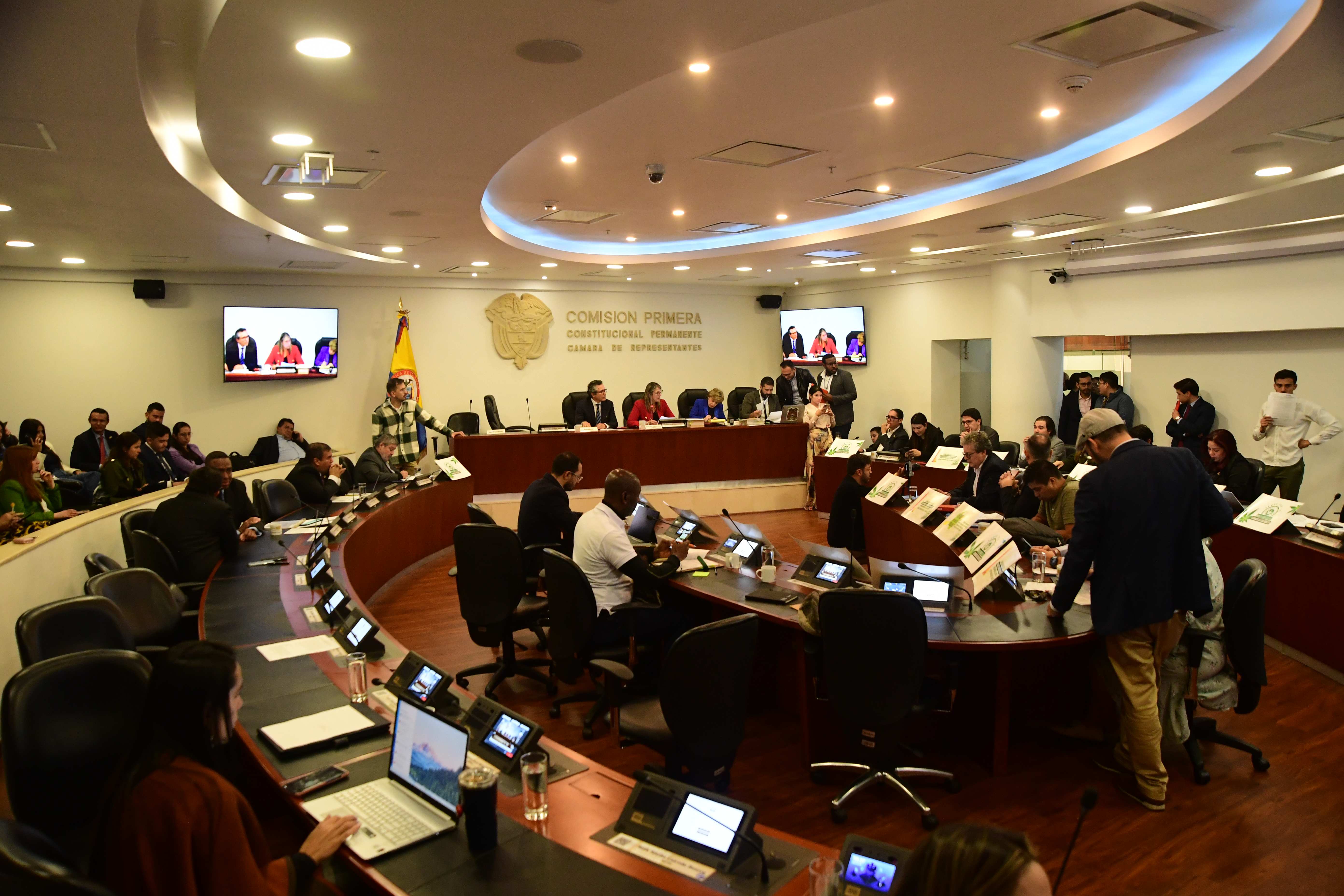 Regulación del uso de Cannabis en la Comisión primera de la cámara