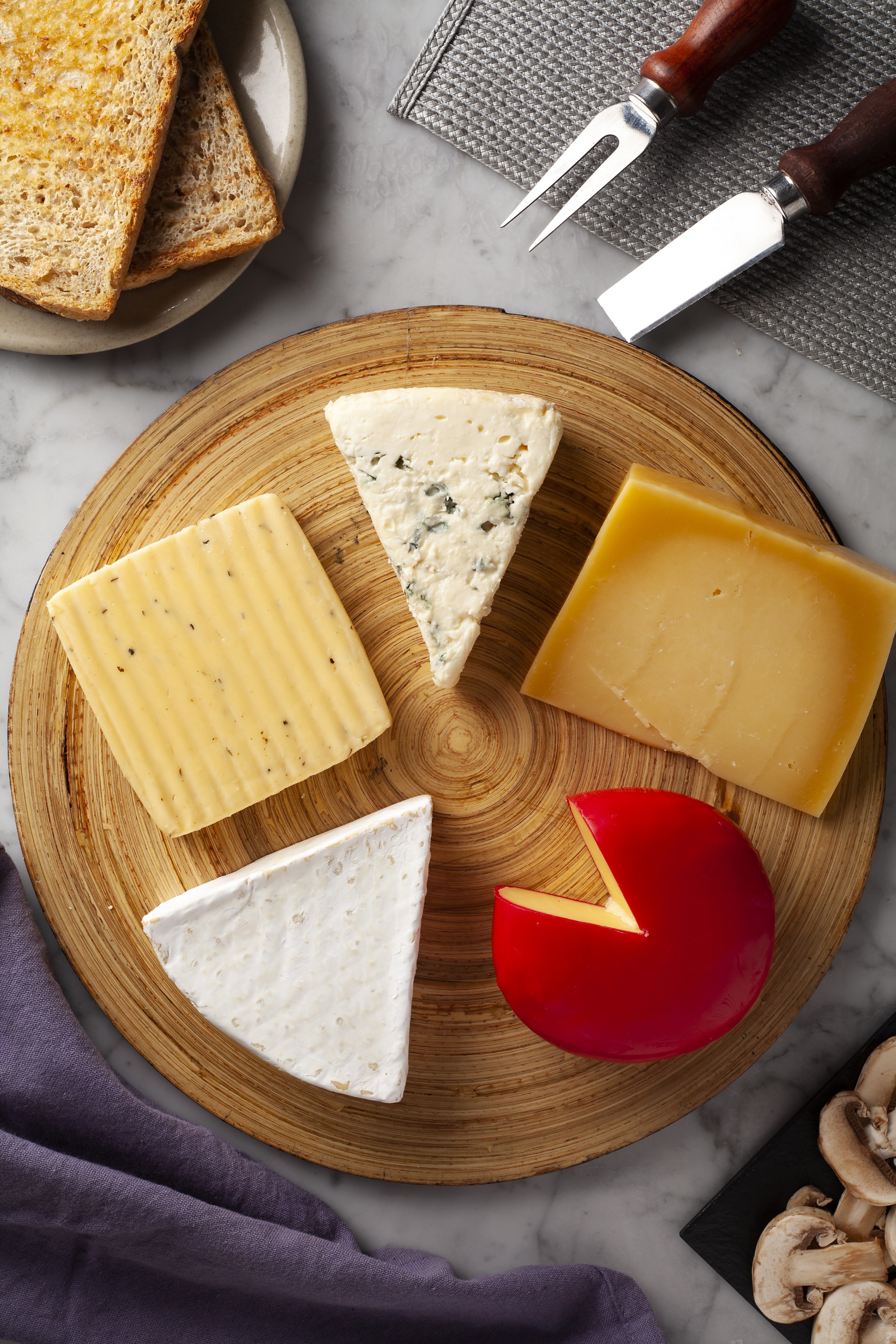 El queso no solo aporta sabor: también fortalece la masa muscular en la vejez.