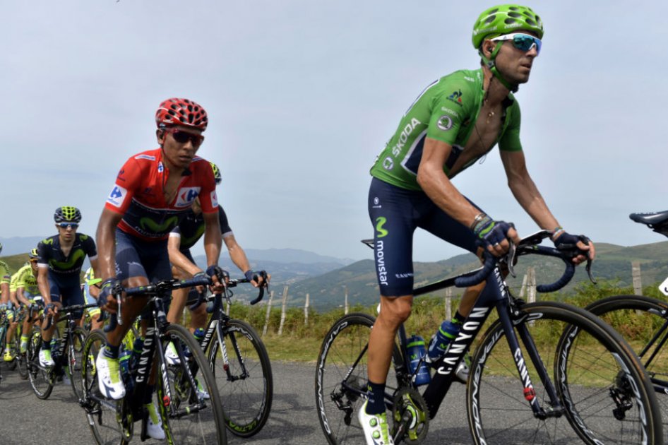 Nairo Quintana junto a Alejandro Valverde en la etapa 13 de la Vuelta. Foto: AFP