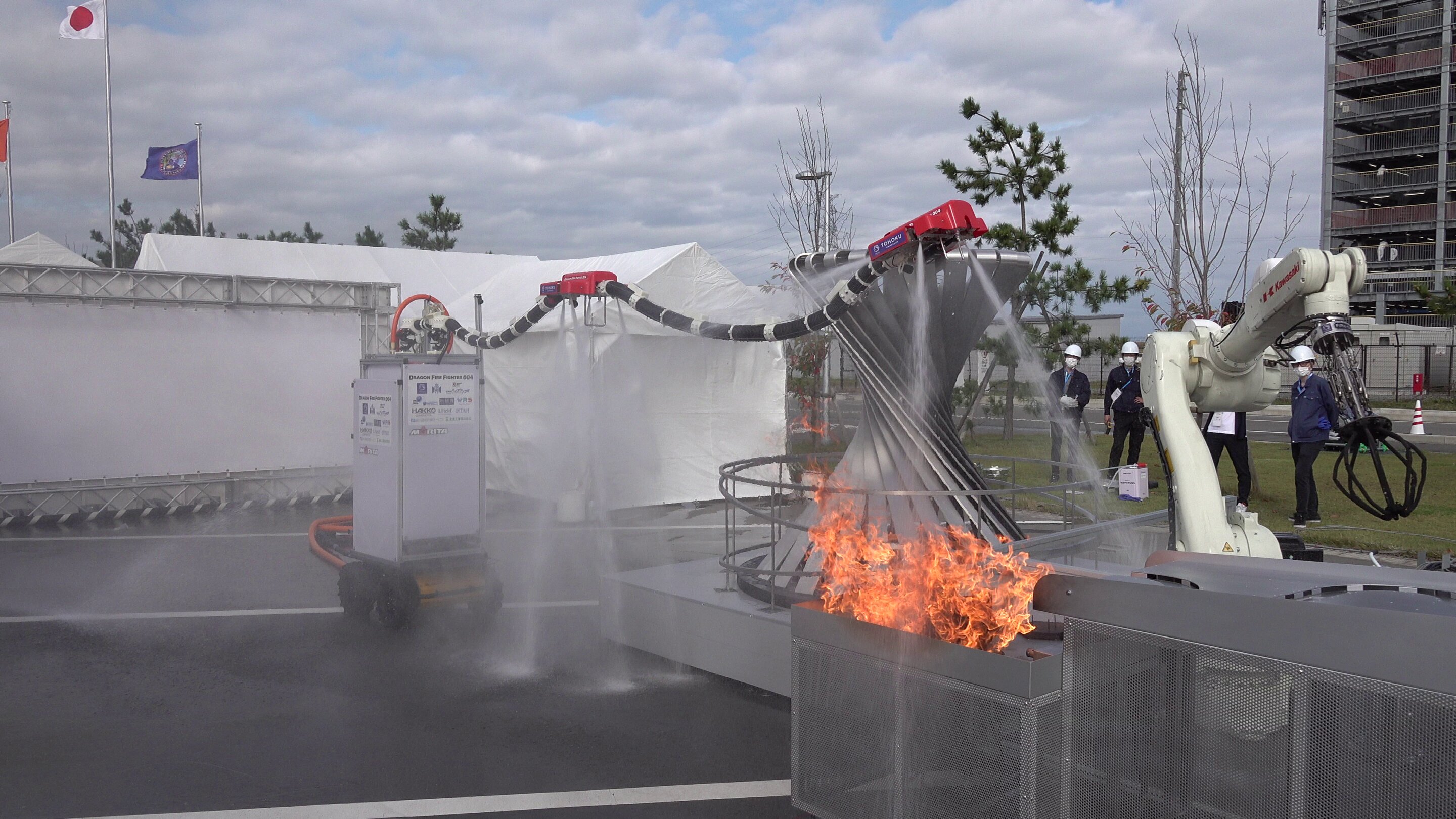 Inspirados en los dragones, científicos diseñan un robot que puede apagar incendios