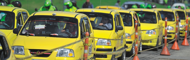 Taxistas piden que “bombillo de pánico” sea obligatorio ante inseguridad en Cali