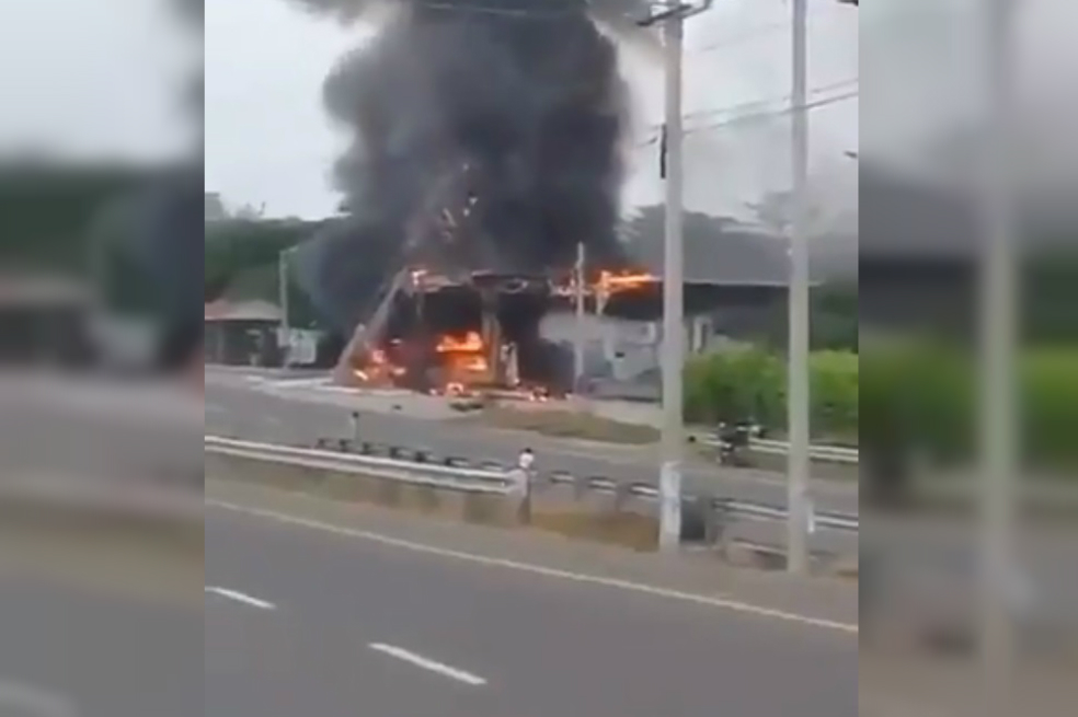 Choque de un bus con una estación de gasolina deja 19 heridos en Santa Marta