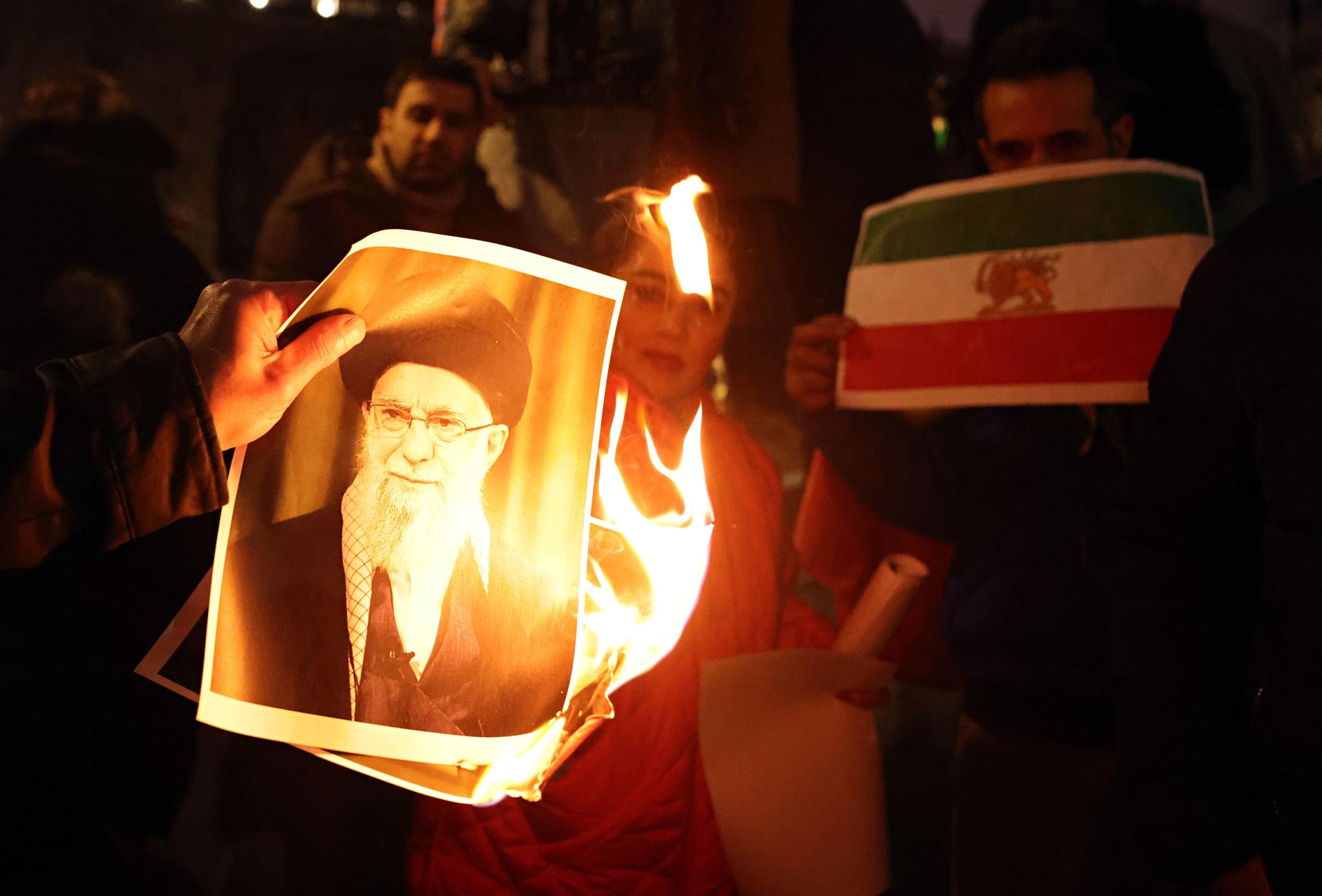Van casi 200 muertos desde el inicio de las protestas en Irán, según ONG