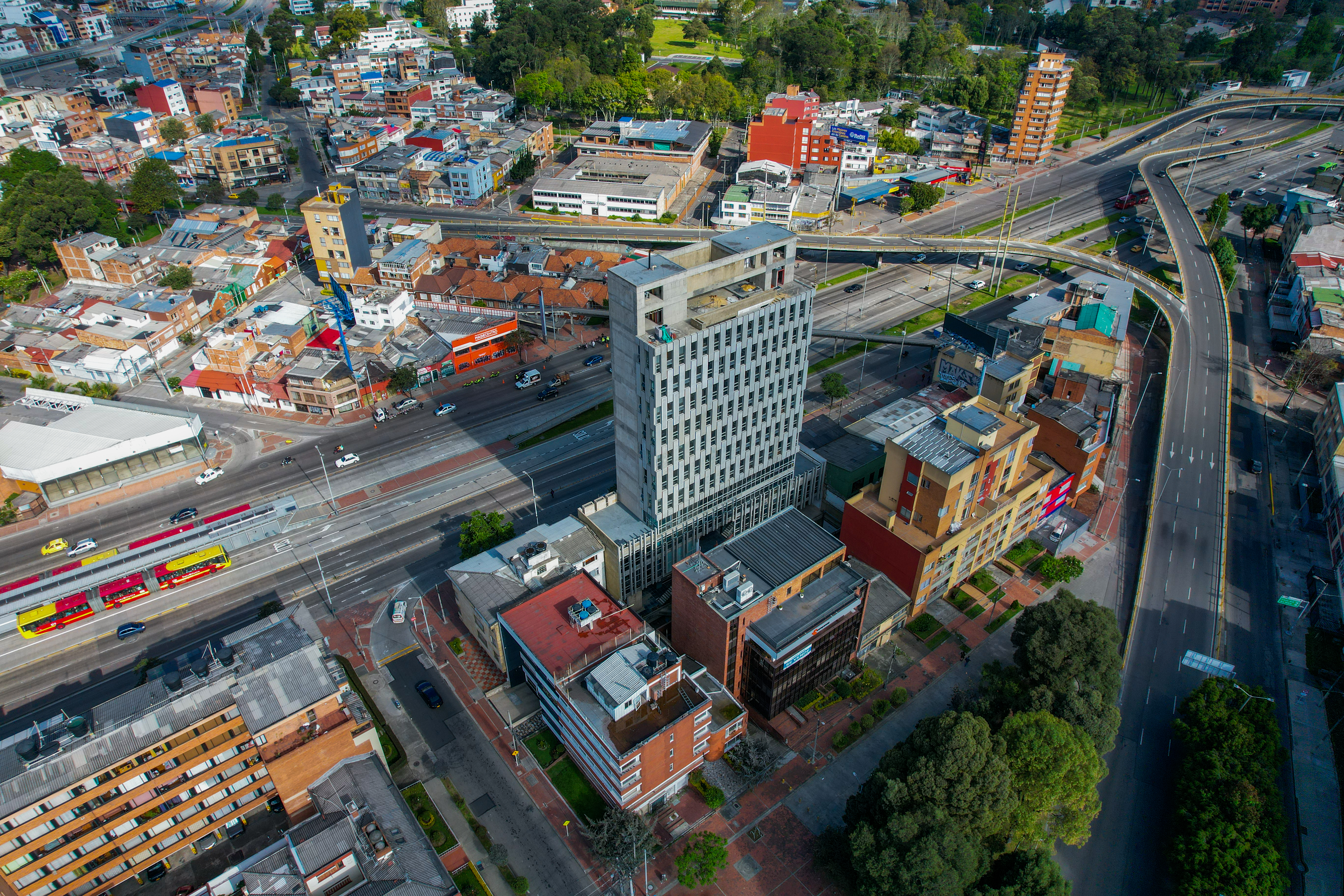 Un recorrido por los “elefantes blancos” más grandes de Bogotá