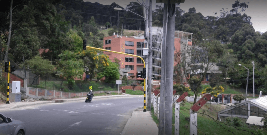 Se presentan disturbios entre estudiantes de la Universidad Distrital y el Esmad