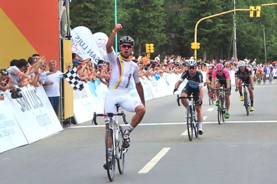 Fernando Gaviria celebra su segunda victoria en el Tour de San Luis. Foto: Oficina de prensa del Tour de San Luis