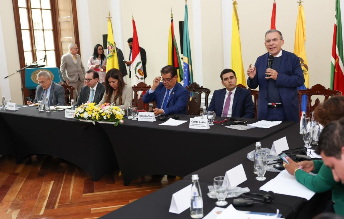 Roy Barreras propone la creación de un único parlamento latinoamericano vinculante