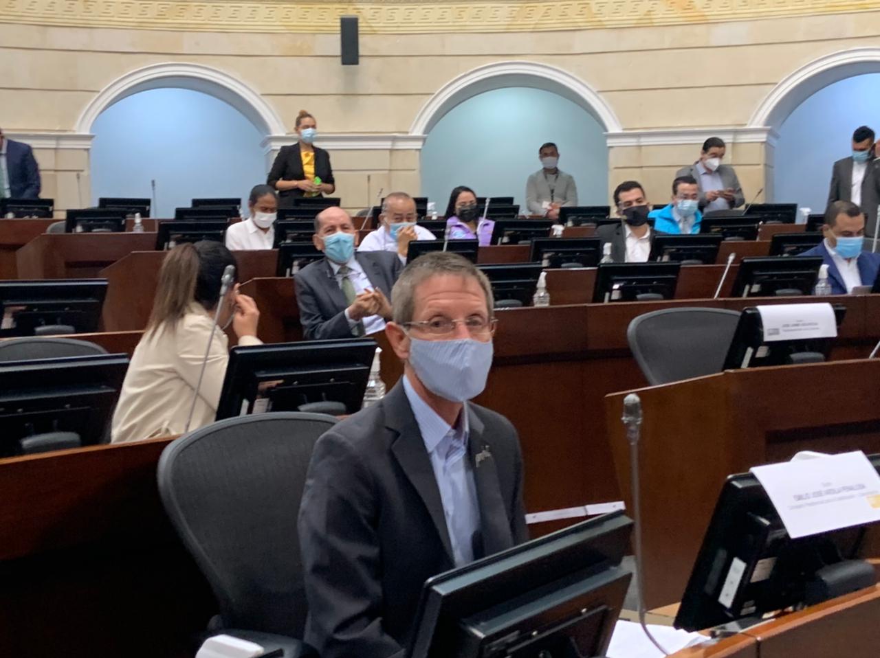 Gobierno se compromete a sancionar las curules de paz