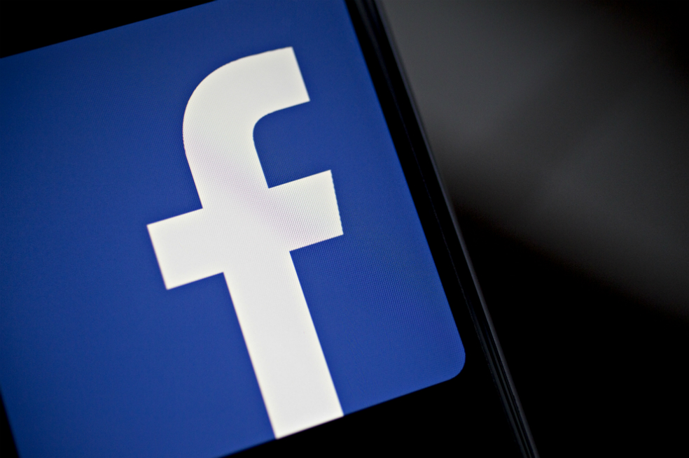 Facebook podría ser multada en Reino Unido por filtración de datos