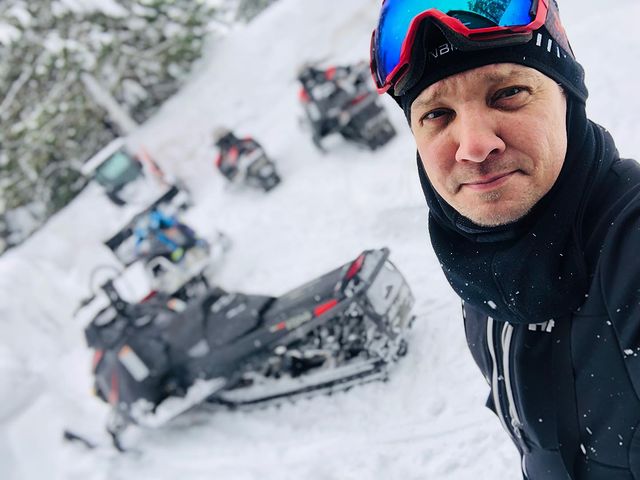 Jeremy Renner, “Ojo de Halcón” en The Avengers, en estado crítico tras accidente
