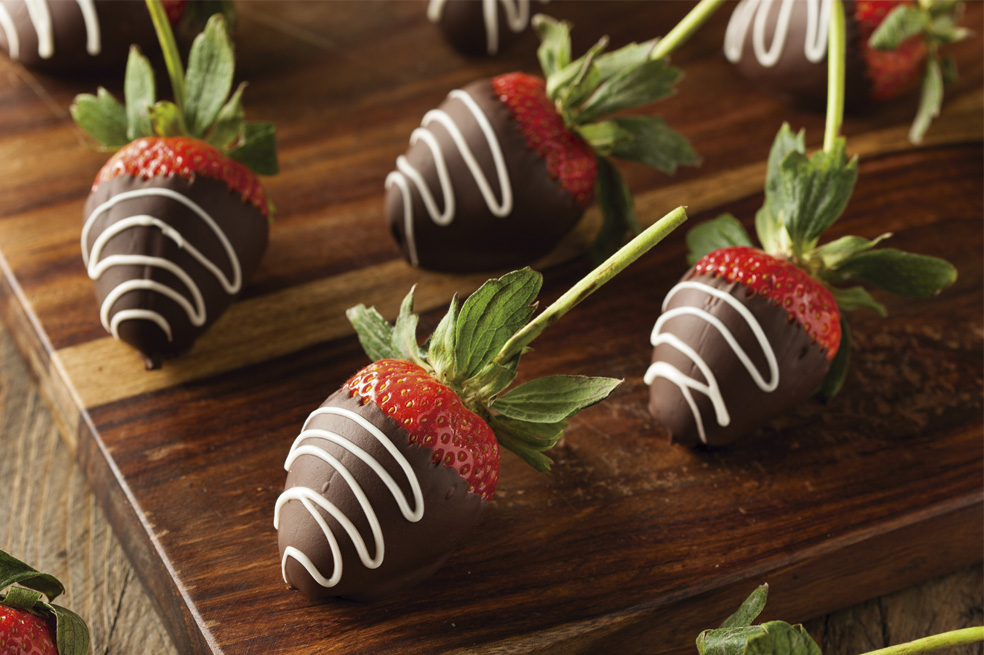 Fresas con chocolate, postre, aperitivo
