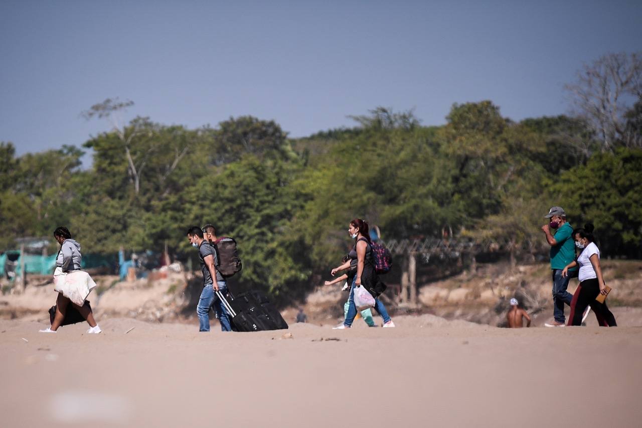 Muchos migrantes cruzan la frontera y no saben con qué panorama se encontrarán del otro lado, sobre todo teniendo en cuenta que se trata de una zona en la que confluyen múltiples fenómenos derivados del recrudecimiento de la violencia, por el enfrentamiento del Eln y las disidencias de las Farc.