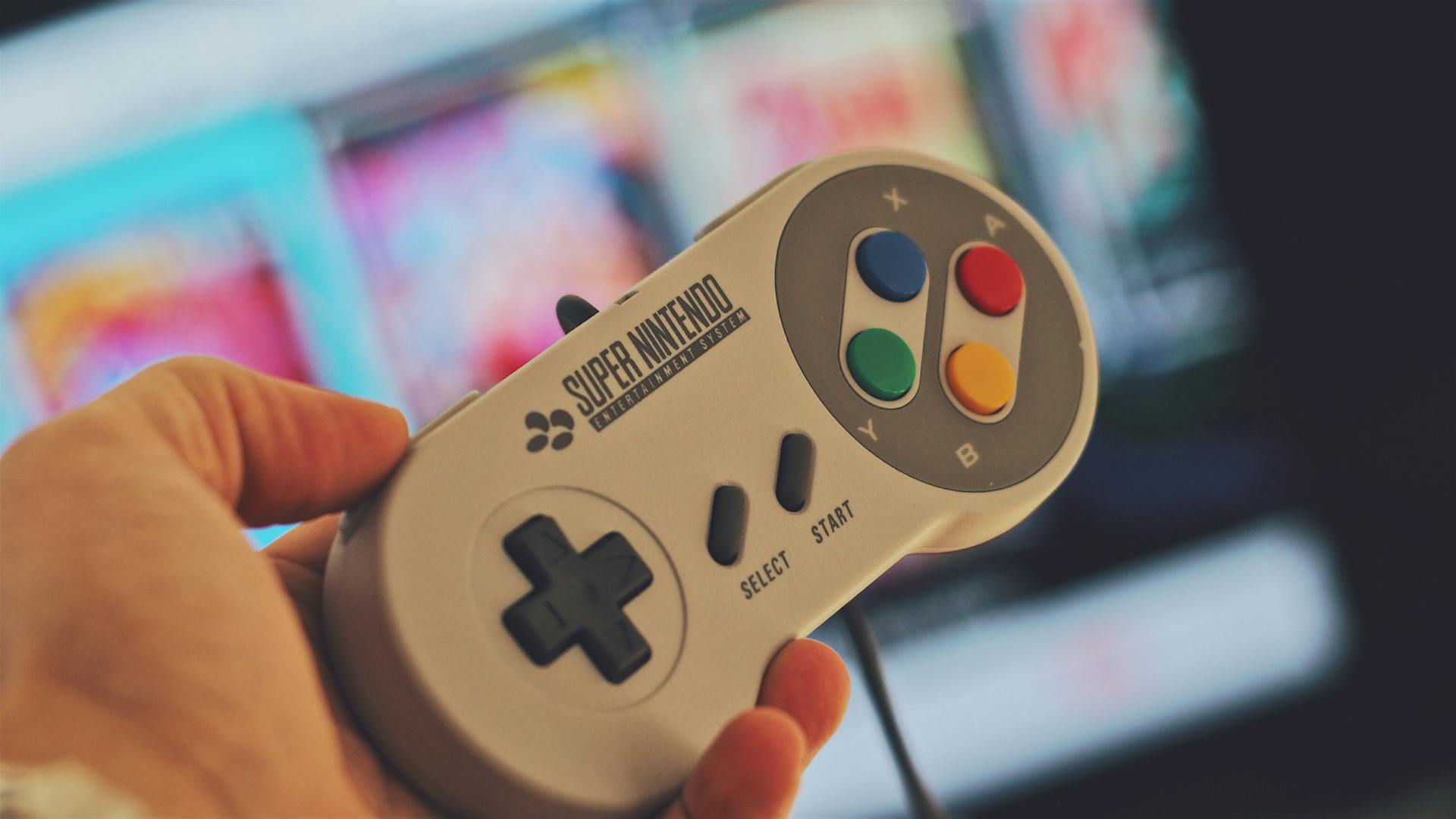 Para 1990, los controles de videojuegos eran mucho más pequeños que las versiones modernas de PlayStation y Xbox.
