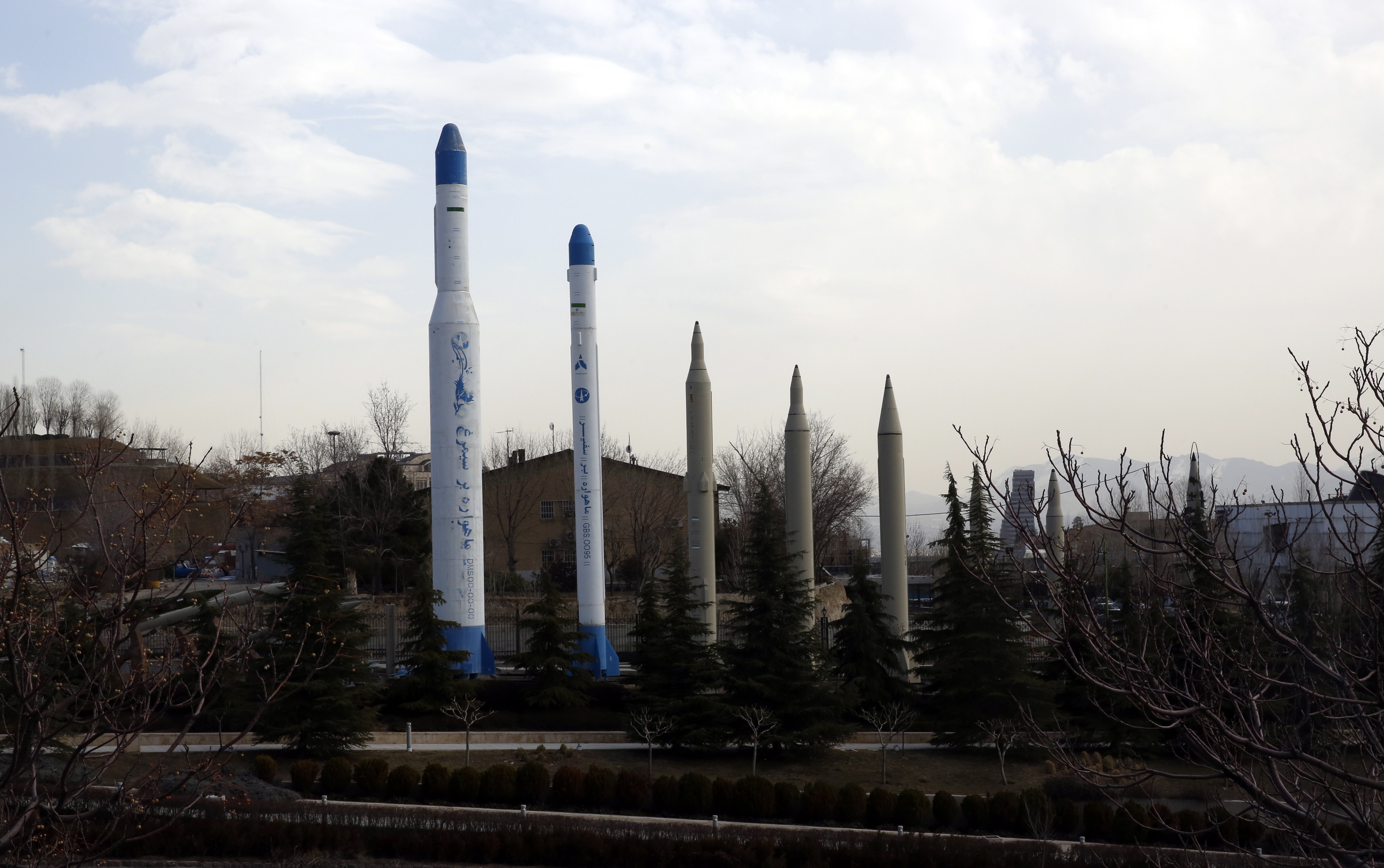 Tehran (Iran(islamic Republic Of)), 24/02/2023.- Different kind of long range Iranian missiles and Rocket carriers are in displayed around Tehran's defense exhibition in Tehran, Iran, 24 February 2023. (Issued 25 February). According to Iran news agency Amir Hajizadeh the head of the Revolutionary Guards aerospace forces said late Friday that Iran has developed a cruise missile called 'Paveh' with a range of 1,650 km adding that Paveh missile has been added to missile arsenal of the country. (Teherán) EFE/EPA/ABEDIN TAHERKENARE