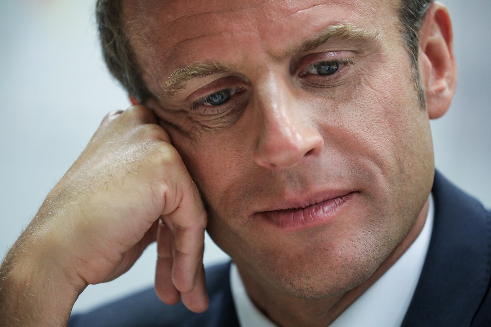 Baja popularidad y sorpresivas dimisiones de ministros: la crisis de Macron