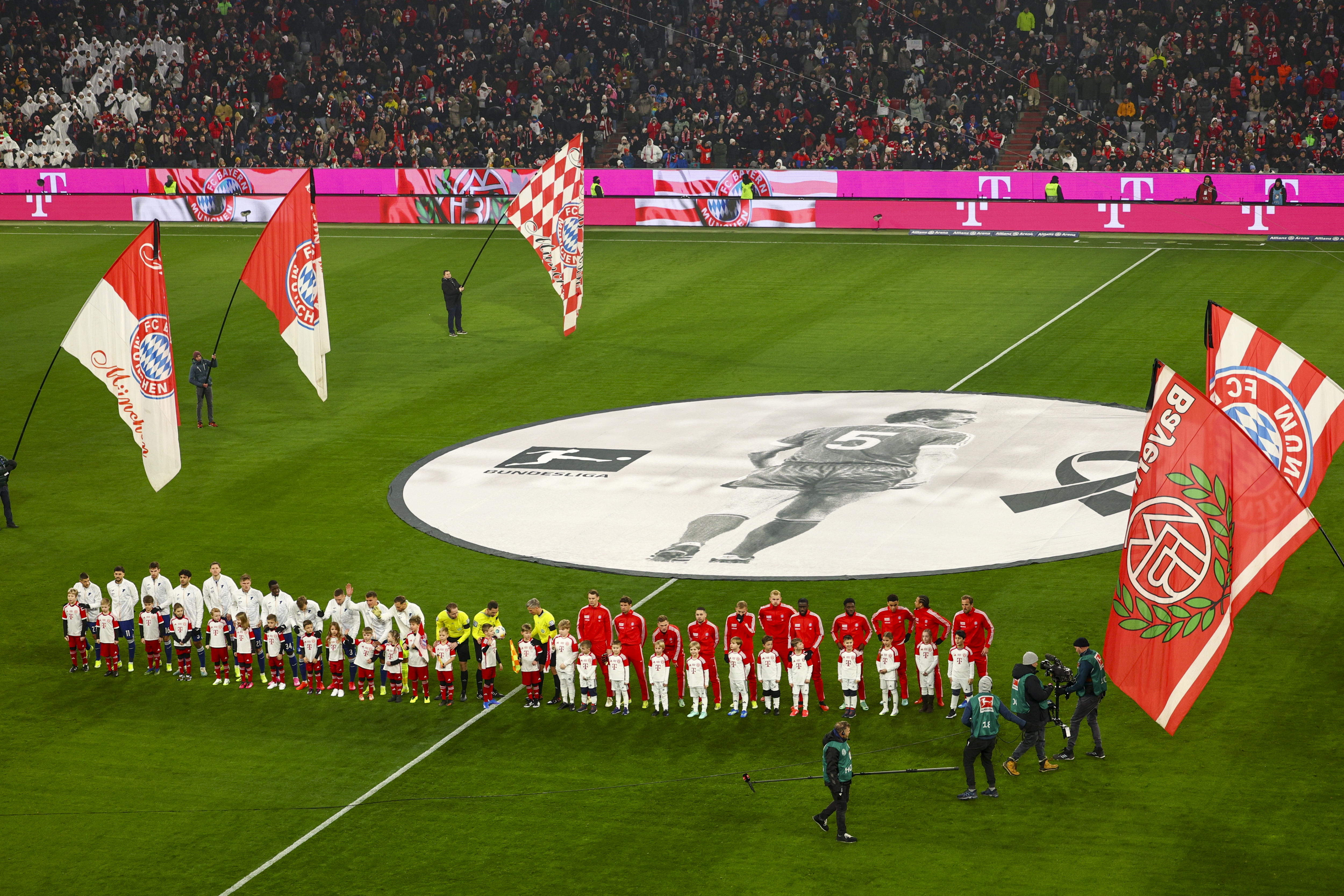 Este fue el homenaje de Bayern Múnich a Franz Beckenbauer: video
