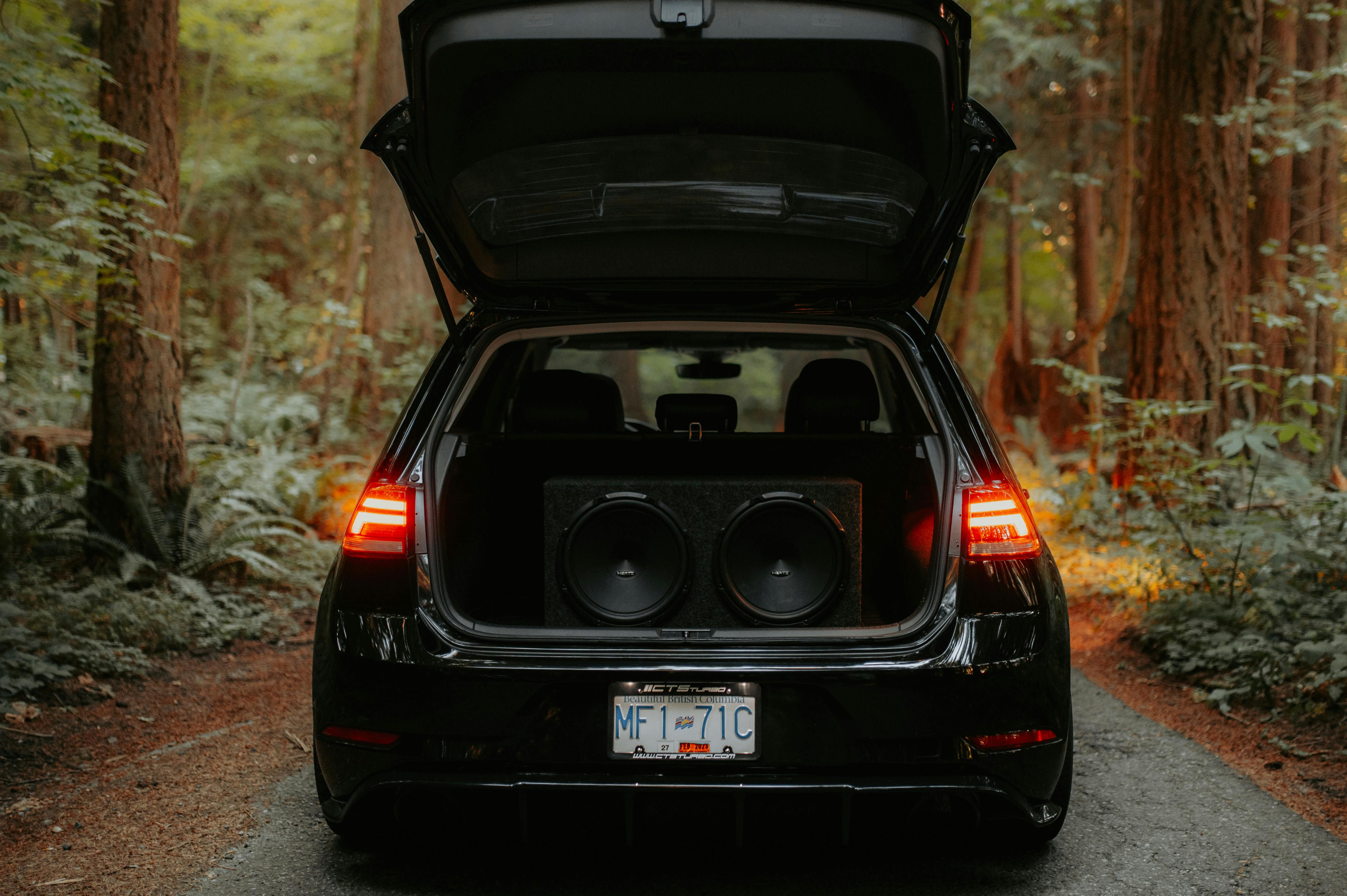 Lo que debe saber al instalar un sistema de sonido al carro