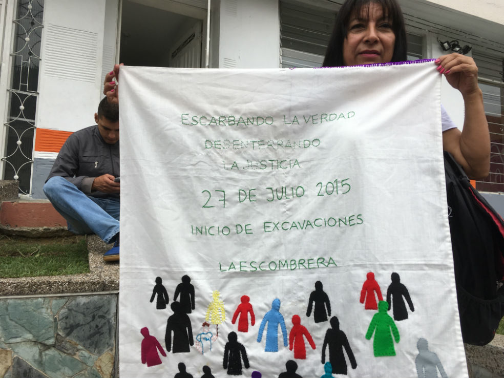 Encuentro de madres de desaparecidos en la Escombrera en Medellín