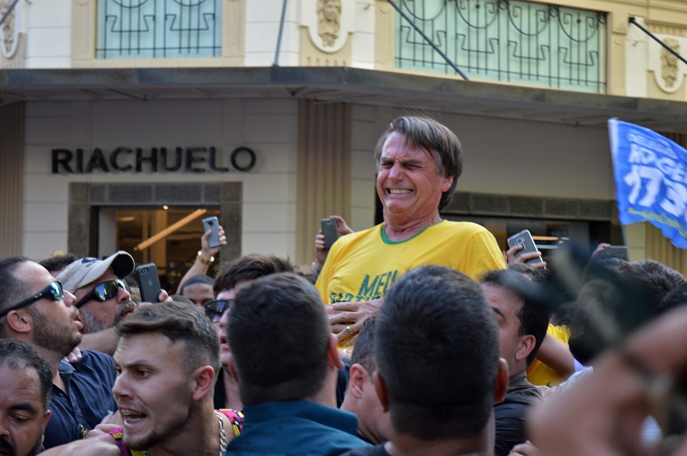 Ultraderechista, Bolsonaro, es sometido a cirugía tras ser acuchillado