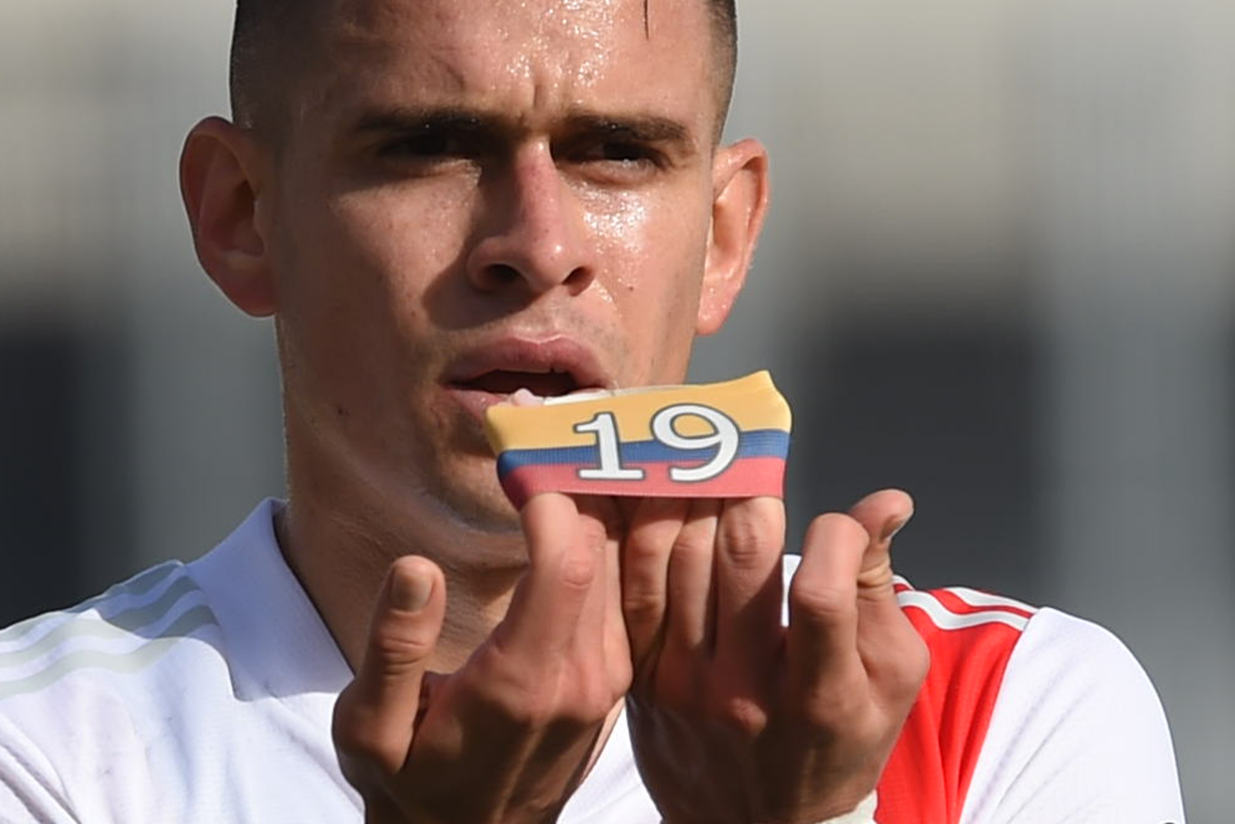 Rafael Santos Borré, gol y mensaje para Colombia