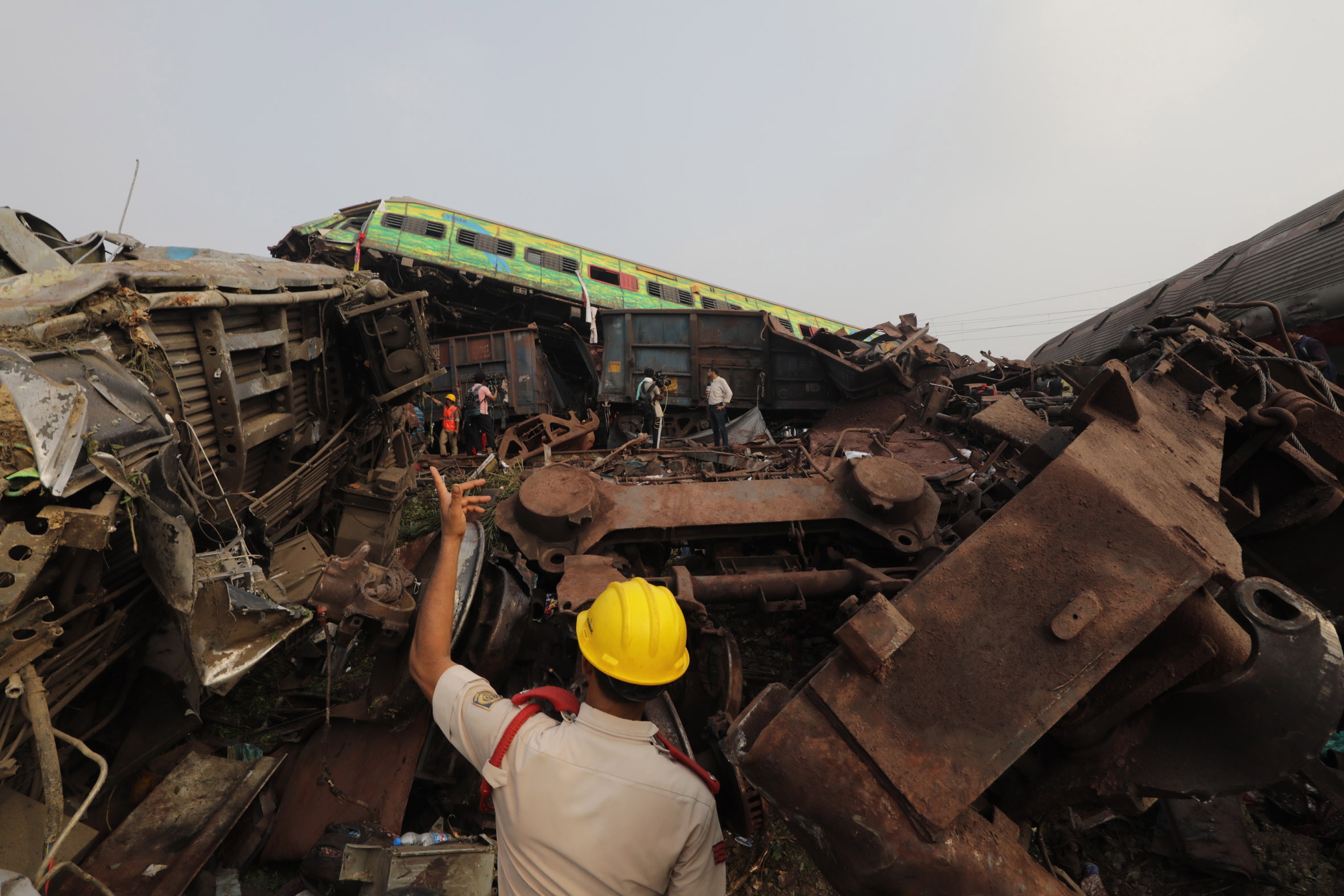 Testimonios hablan del horror del accidente de tren en India: “Quiero olvidarlo”