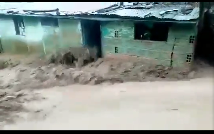 Desbordamiento de quebrada deja 11 familias damnificadas en vereda de Usme, sur de Bogotá