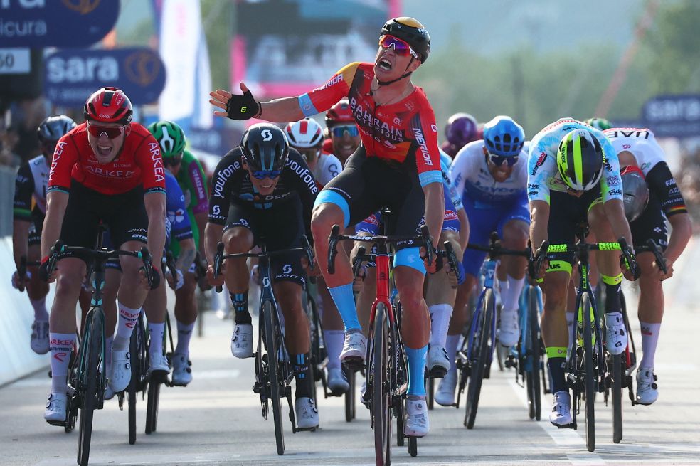 Fernando Gaviria terminó séptimo en la segunda etapa del Giro de Italia