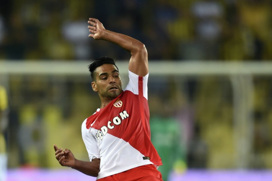 Falcao se sometió a pruebas médicas y este viernes se conocerá la gravedad de su molestia
