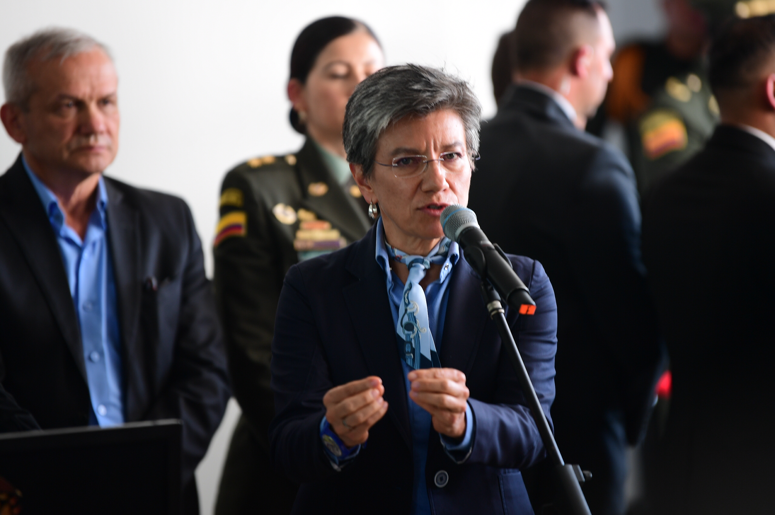 Presidente de la república durante el consejo de seguridad en compañía de la alcaldesa de Bogotá Claudia López y las comunidades indígenas