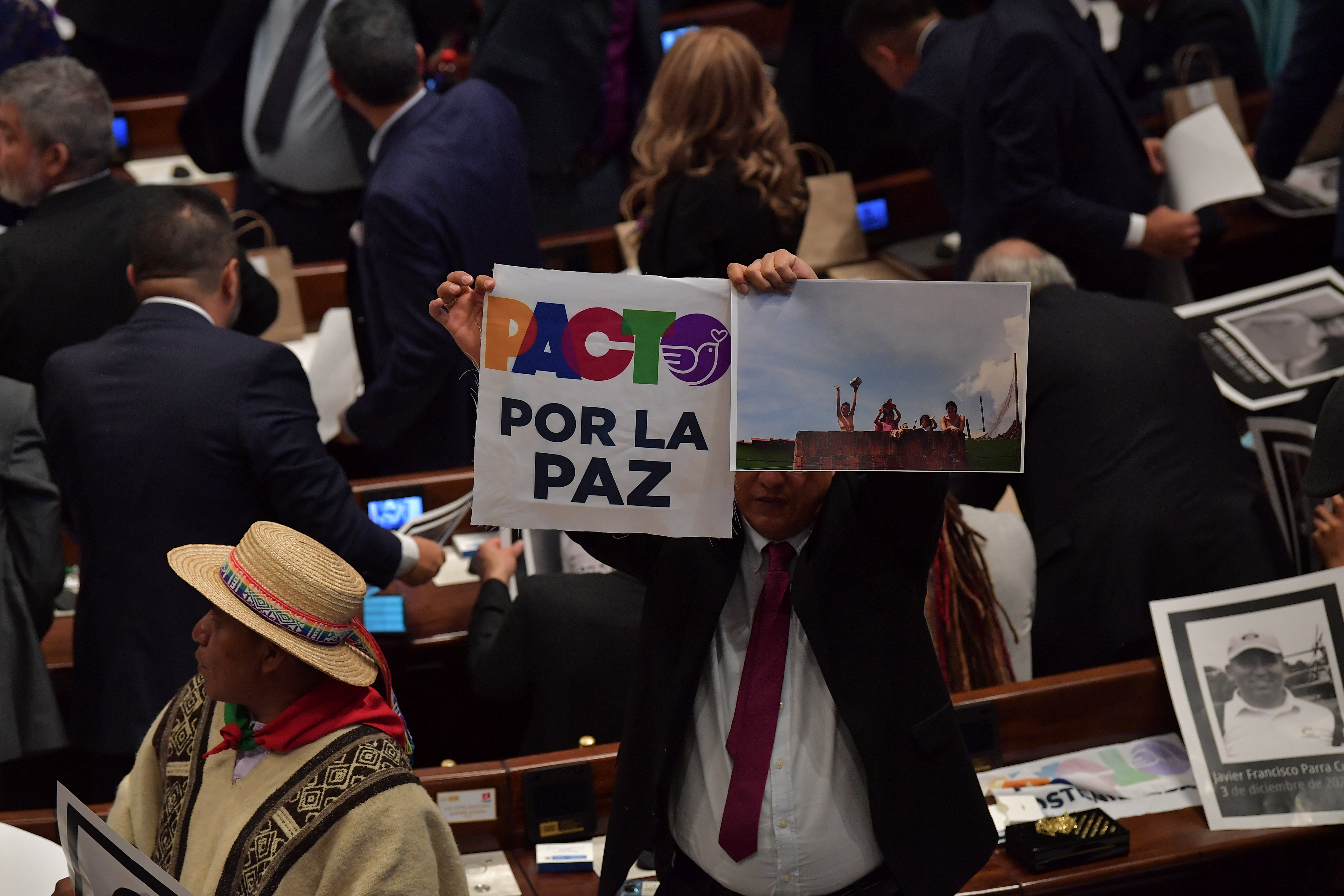 Aprobado en primer debate la creación del servicio social para la paz