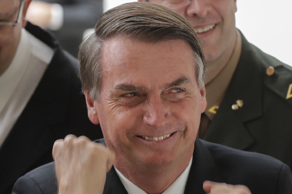 Bolsonaro planea explotar recursos en gigante reserva indígena