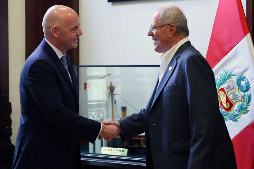 Infantino llega a Perú para encabezar cumbre ejecutiva de la FIFA