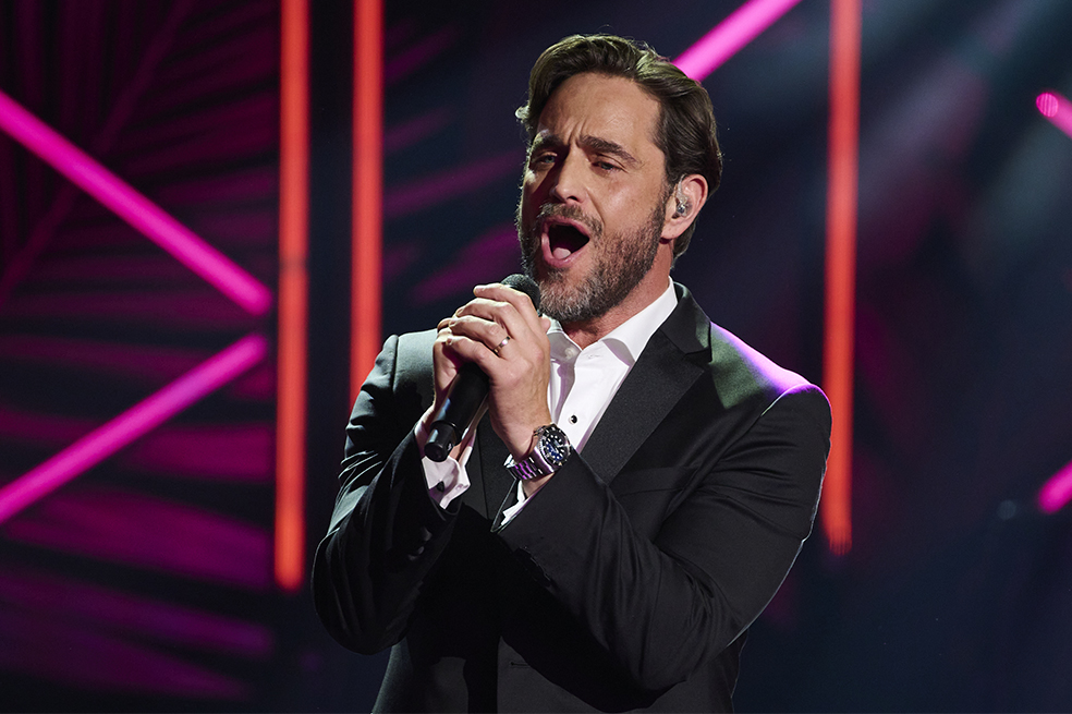 Premios Platino 2023: Michel Brown, de ‘Pálpito 2’, debutó como cantante