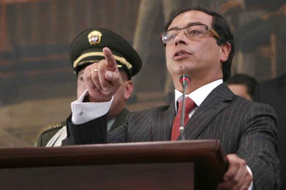 Crece polémica por frase de Petro de «fumarse un bareto» en centro Bakatá