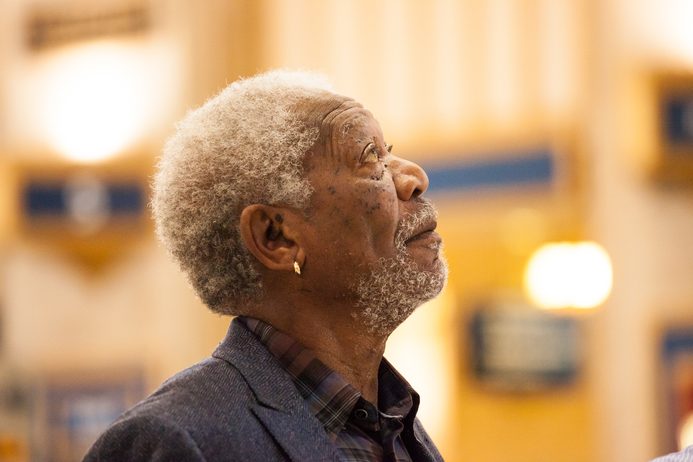 Morgan Freeman continúa buscando a Dios