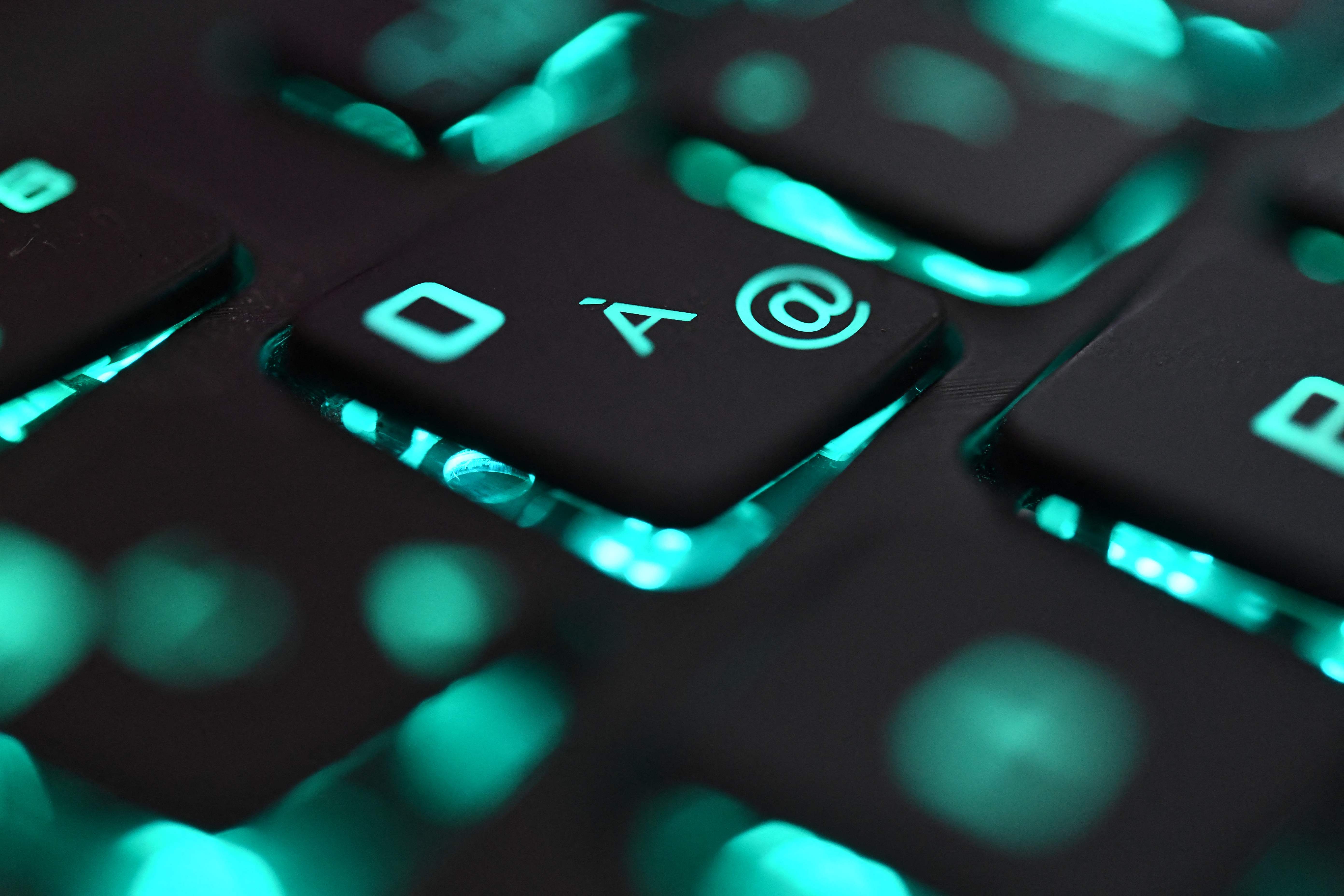 Hackers rusos utilizan WhatsApp para espiar a ministros y ONG en todo el mundo