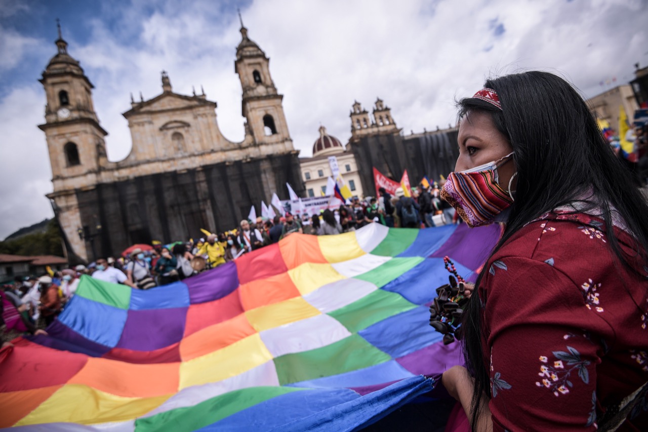 Indígenas Misak acompañaron la movilización que se presentó en el centro de Bogotá.