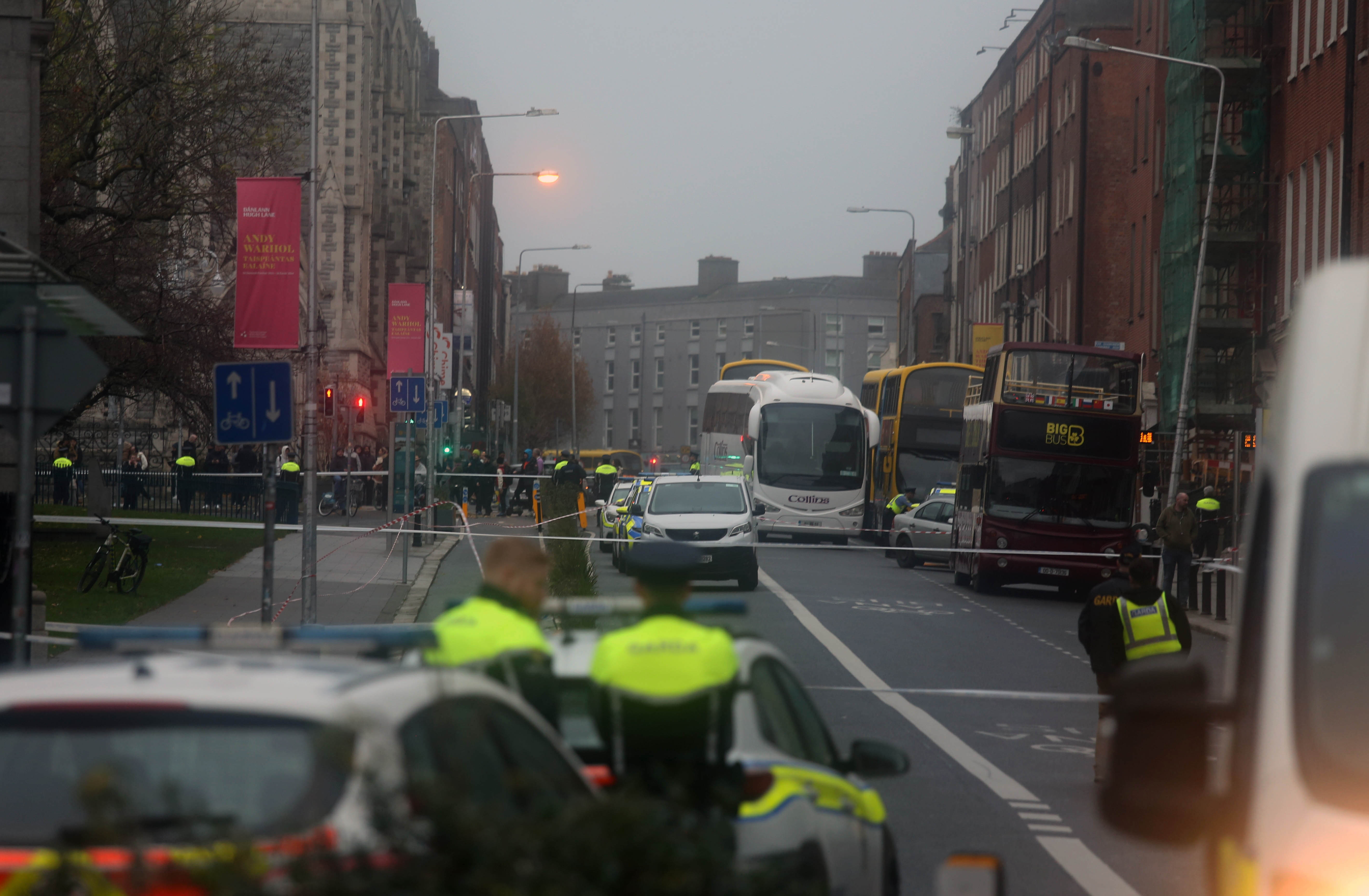 Disturbios en Dublín tras ataque con cuchillo fuera de una escuela