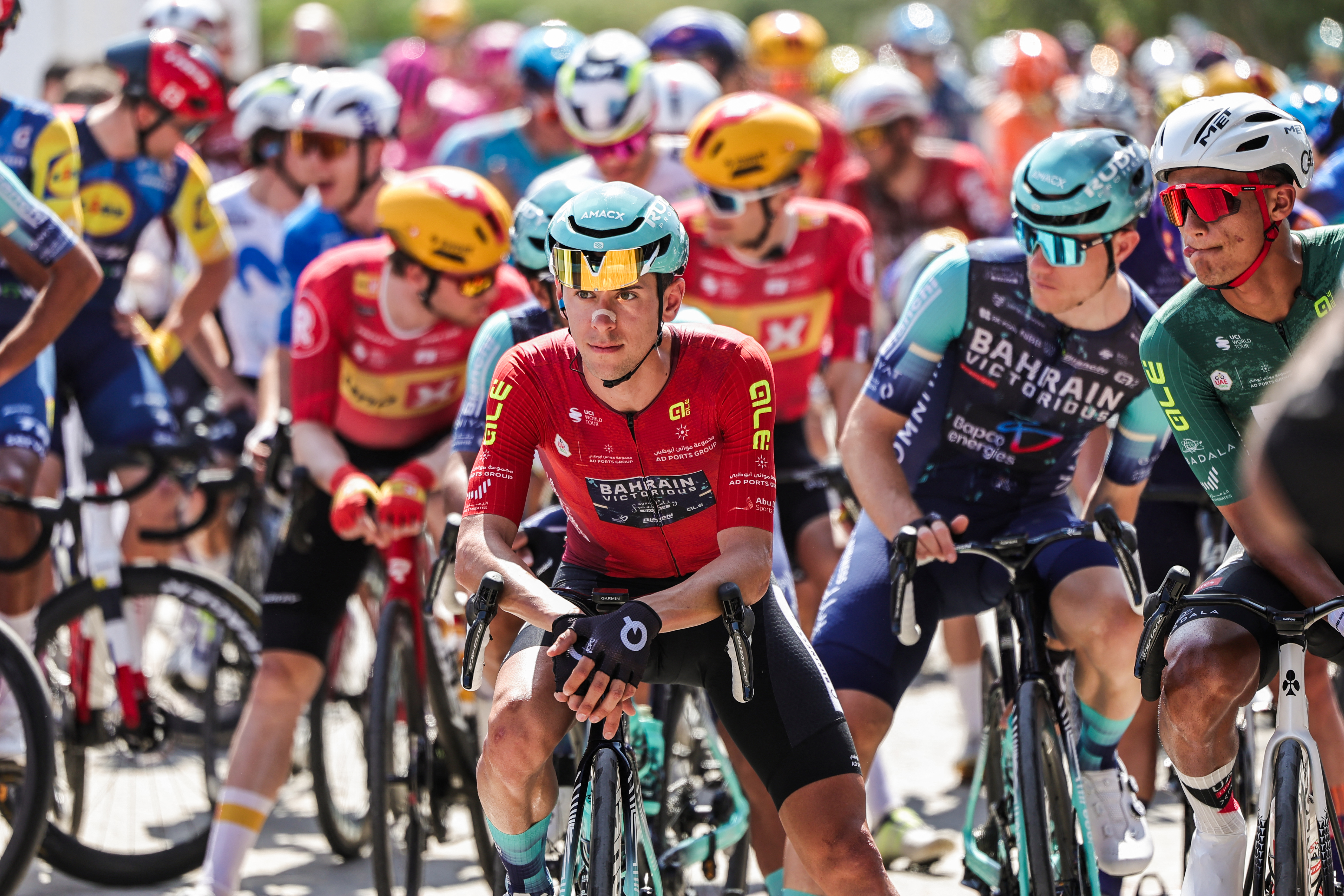 Etapa con final en alto en el UAE Tour 2026: hora y dónde ver en vivo a los colombianos