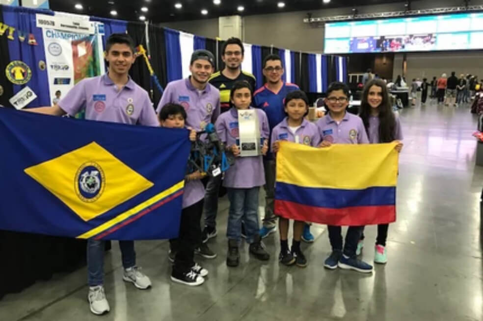 Estudiantes de Bogotá ganan premio en concurso de robótica en Estados Unidos
