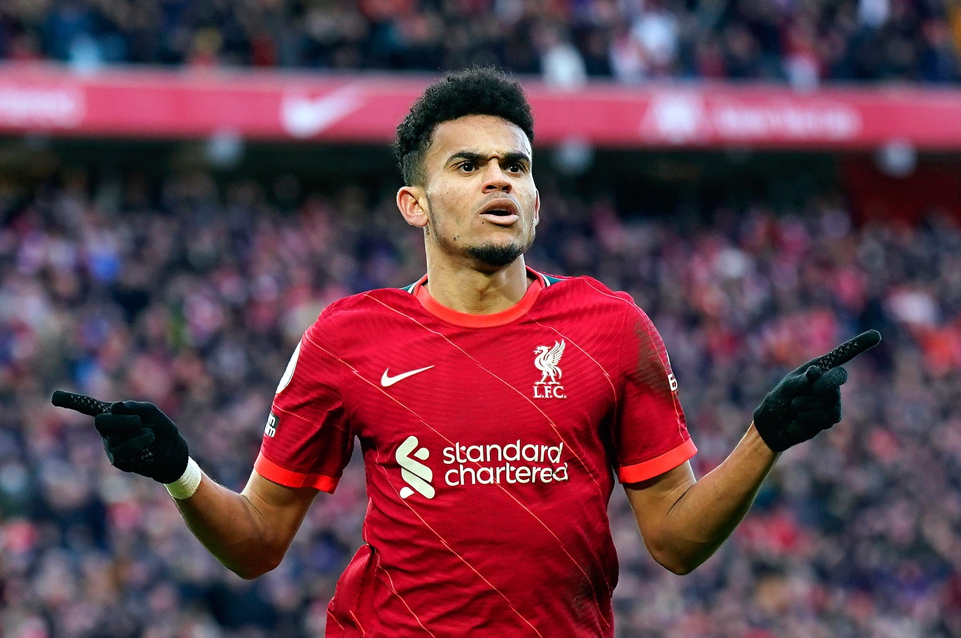 Gran noche de Luis Díaz con el Liverpool