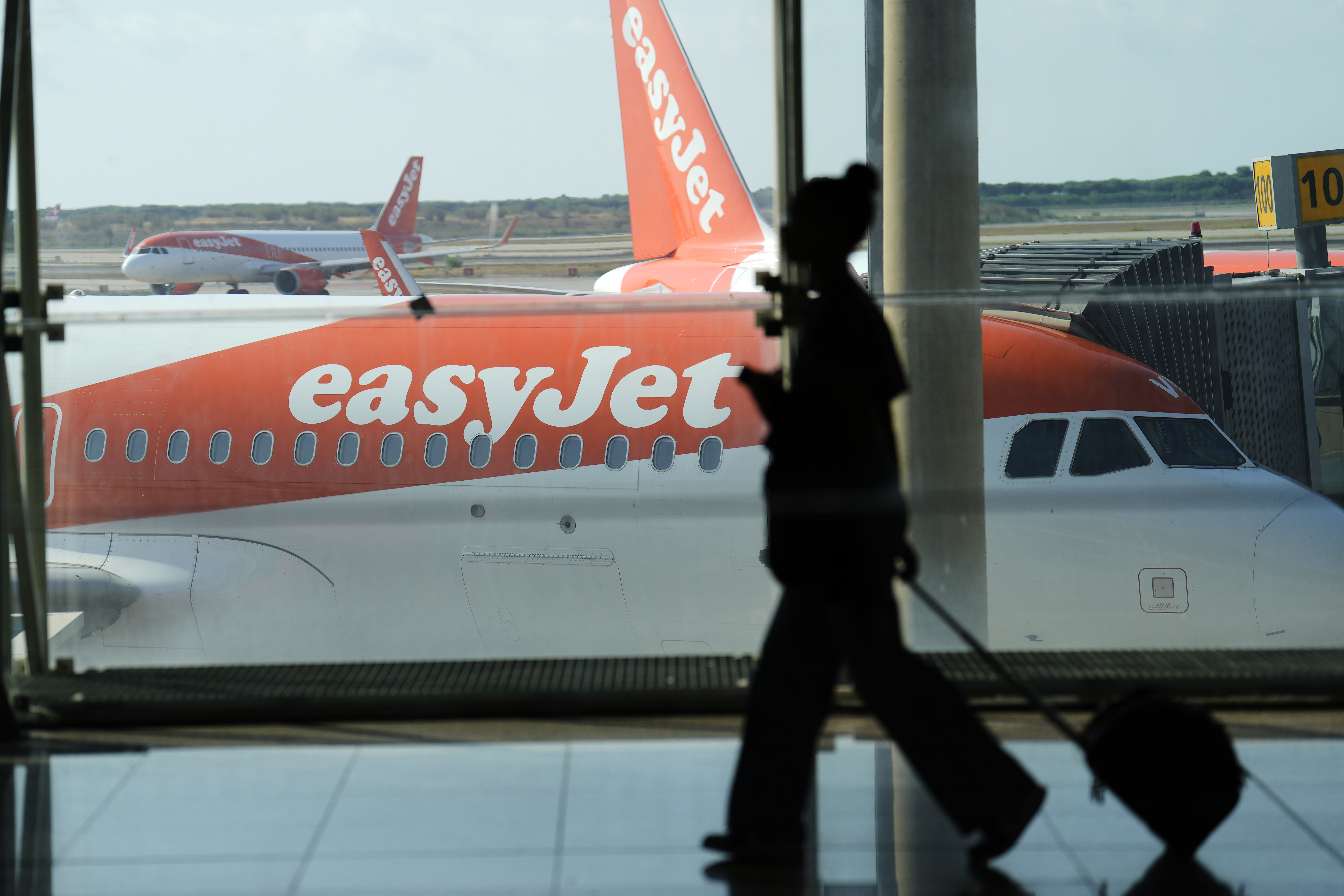 Así se deben llevar las cremas y líquidos en el equipaje de mano en el avión