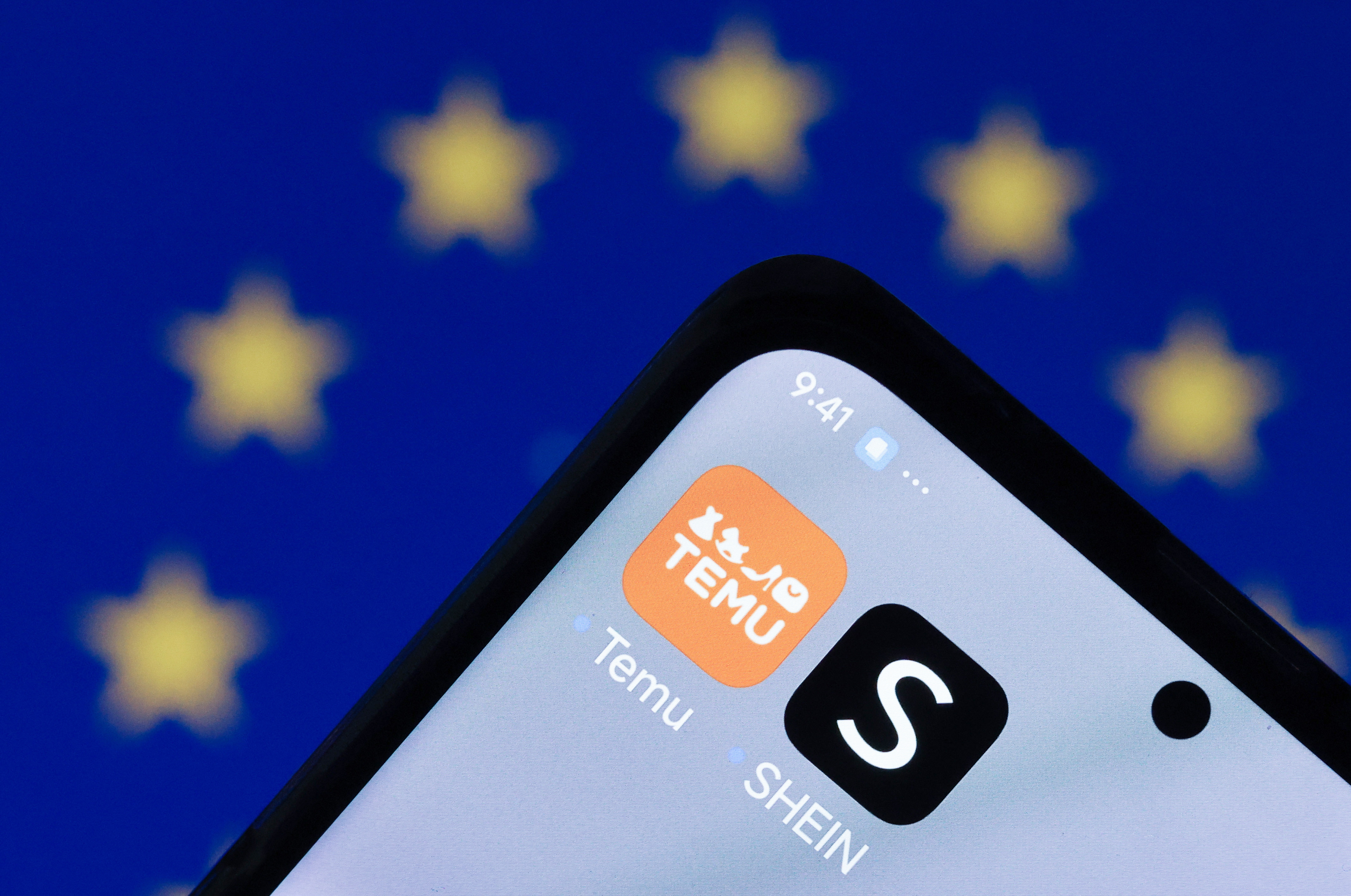 Unión Europea estudia cobrar tarifa por paquete ante avalancha de compras online