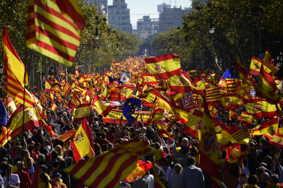 Catalanes en contra de la independencia salen a las calles a pedir unidad de España