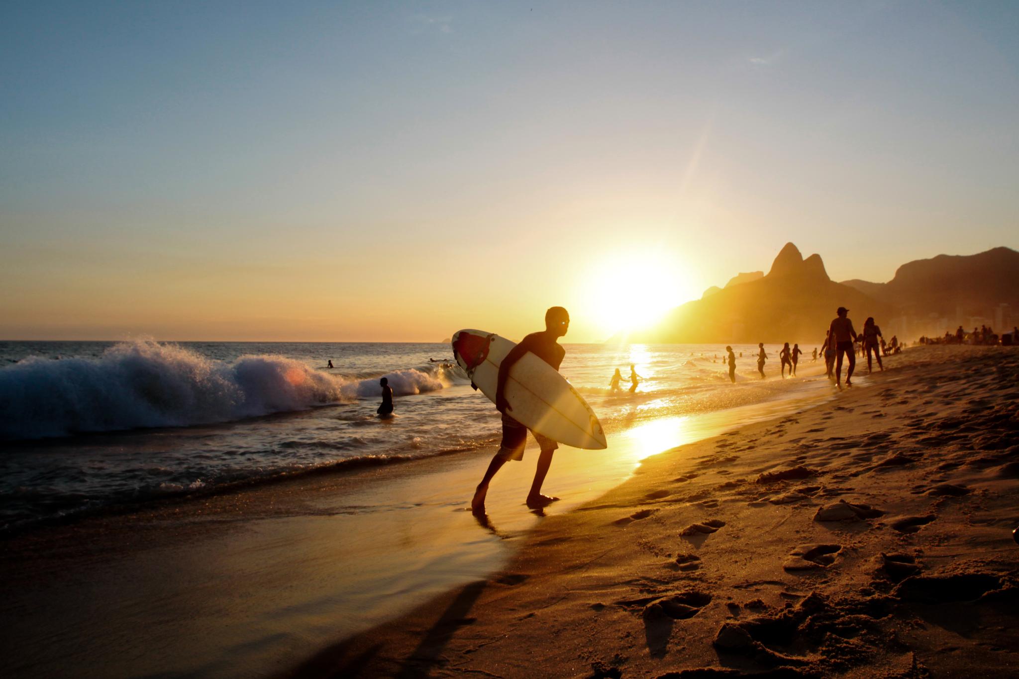 Estas son las mejores playas para hacer surf en Río de Janeiro, Brasil