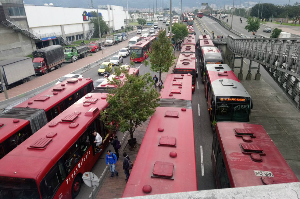 Articulado de Transmilenio arrolló a un peatón en la calle 80 de Bogotá