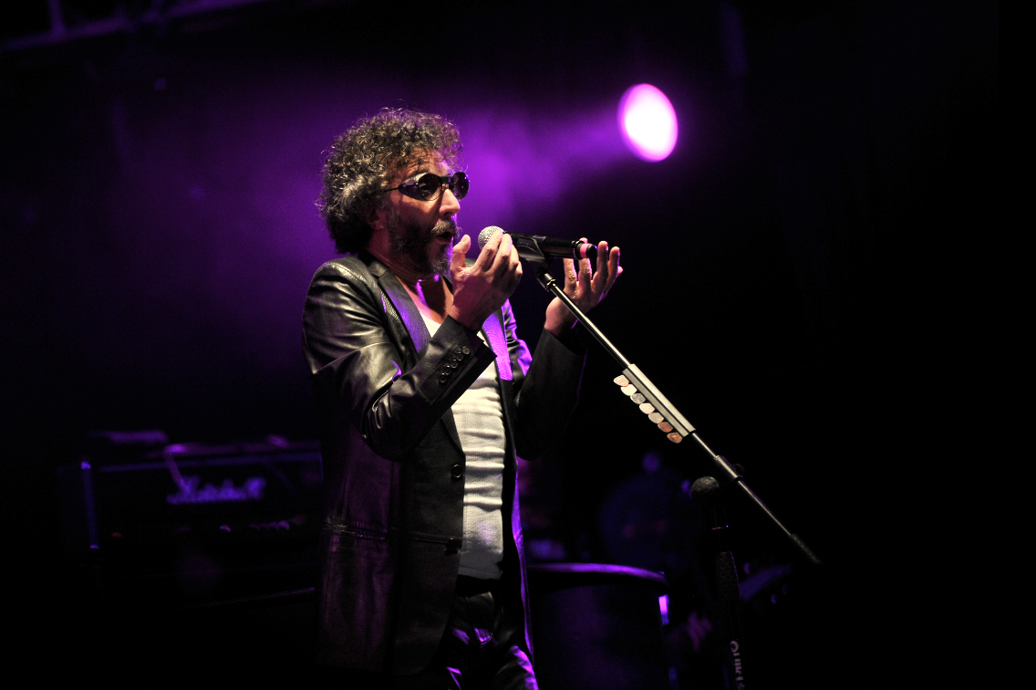 Fito Páez regresa a Colombia para interpretar sus canciones solo con el piano